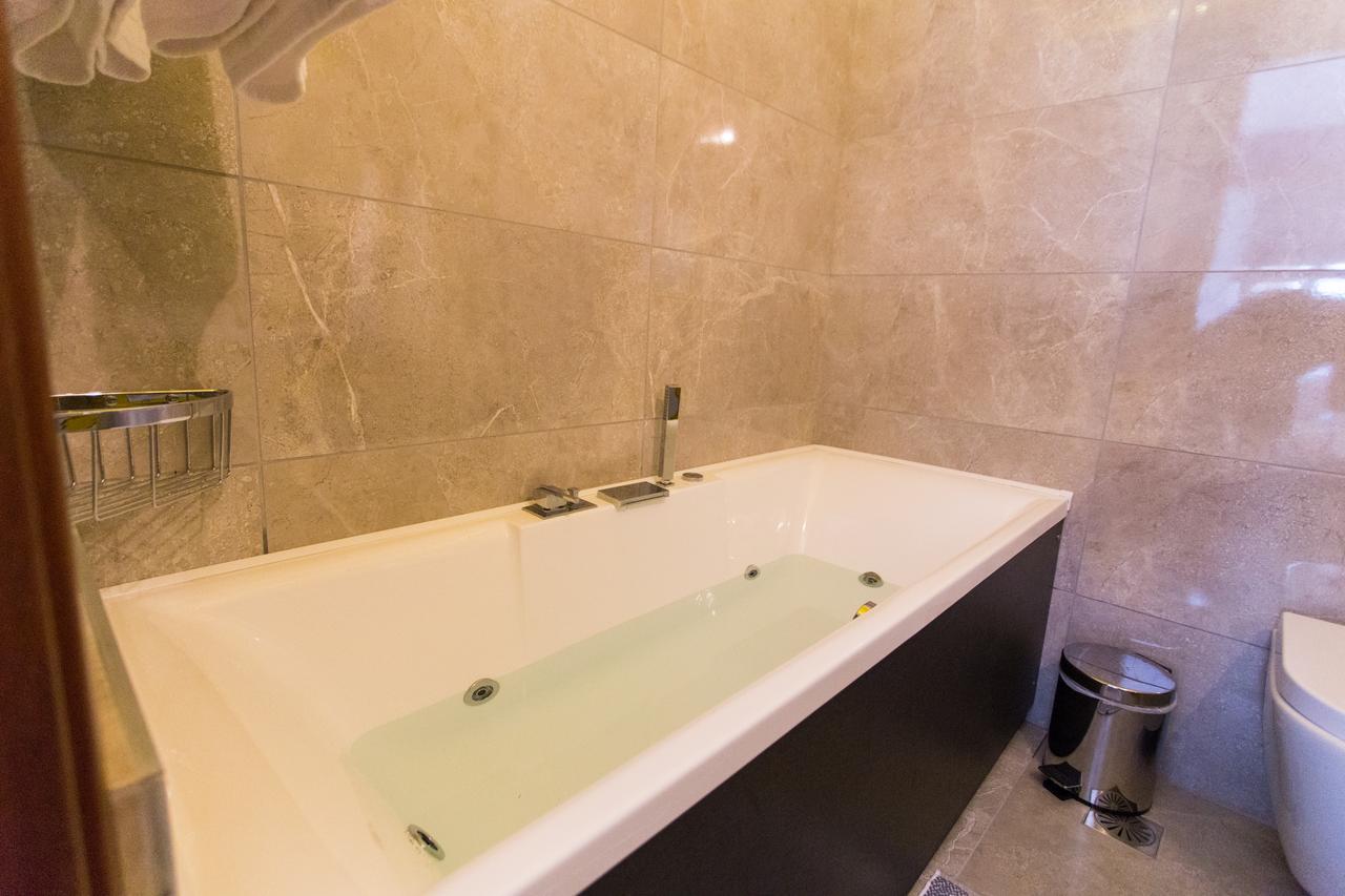 Abi Luxury Villas Monodendri Habitación foto